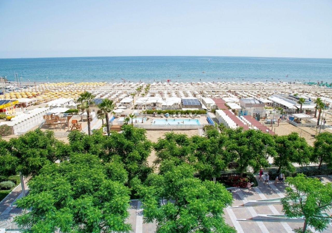 Hotel Mon Cheri Riccione Exterior photo