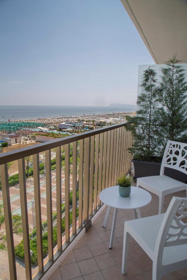 Hotel Mon Cheri Riccione Exterior photo