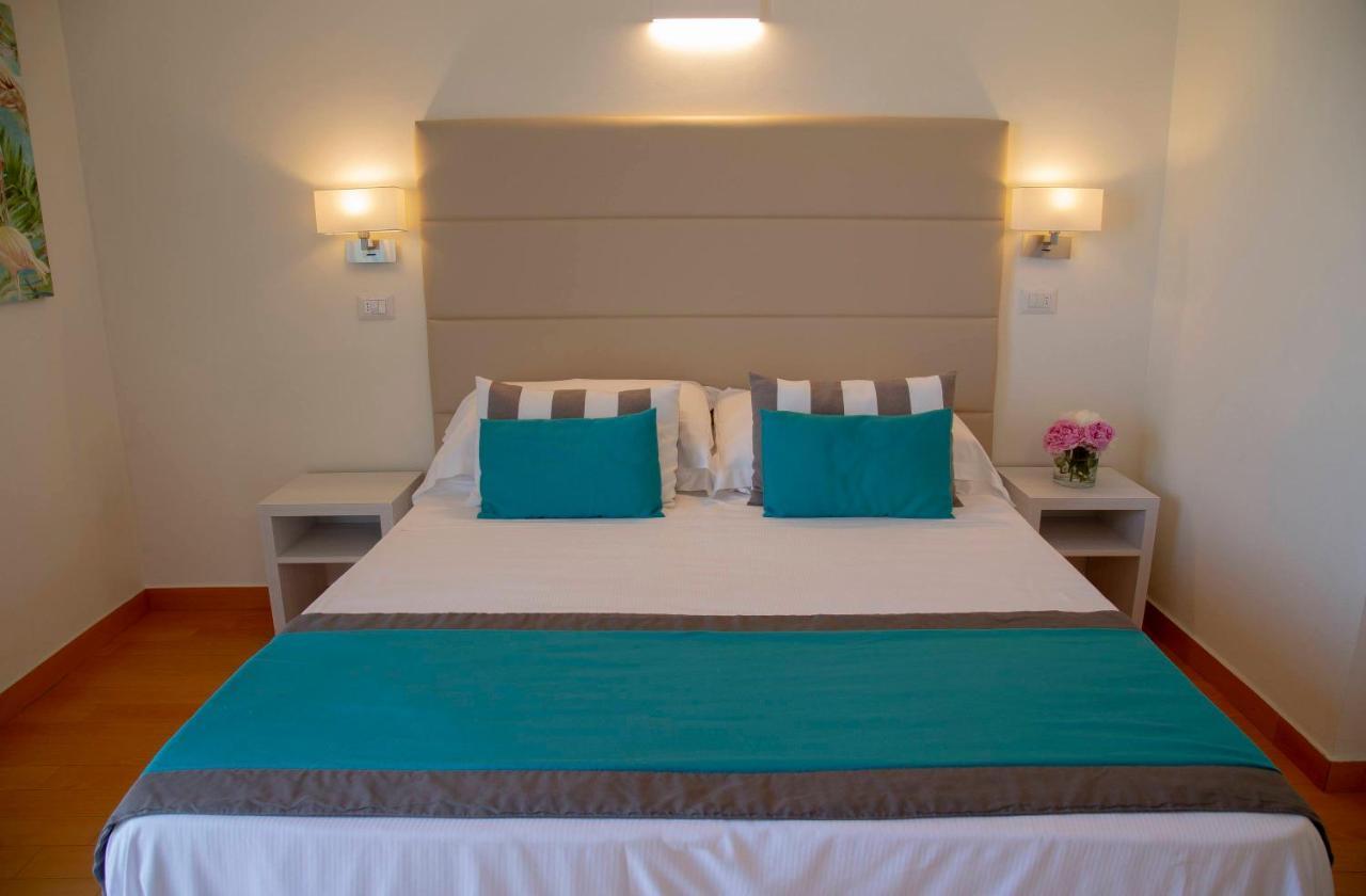 Hotel Mon Cheri Riccione Exterior photo