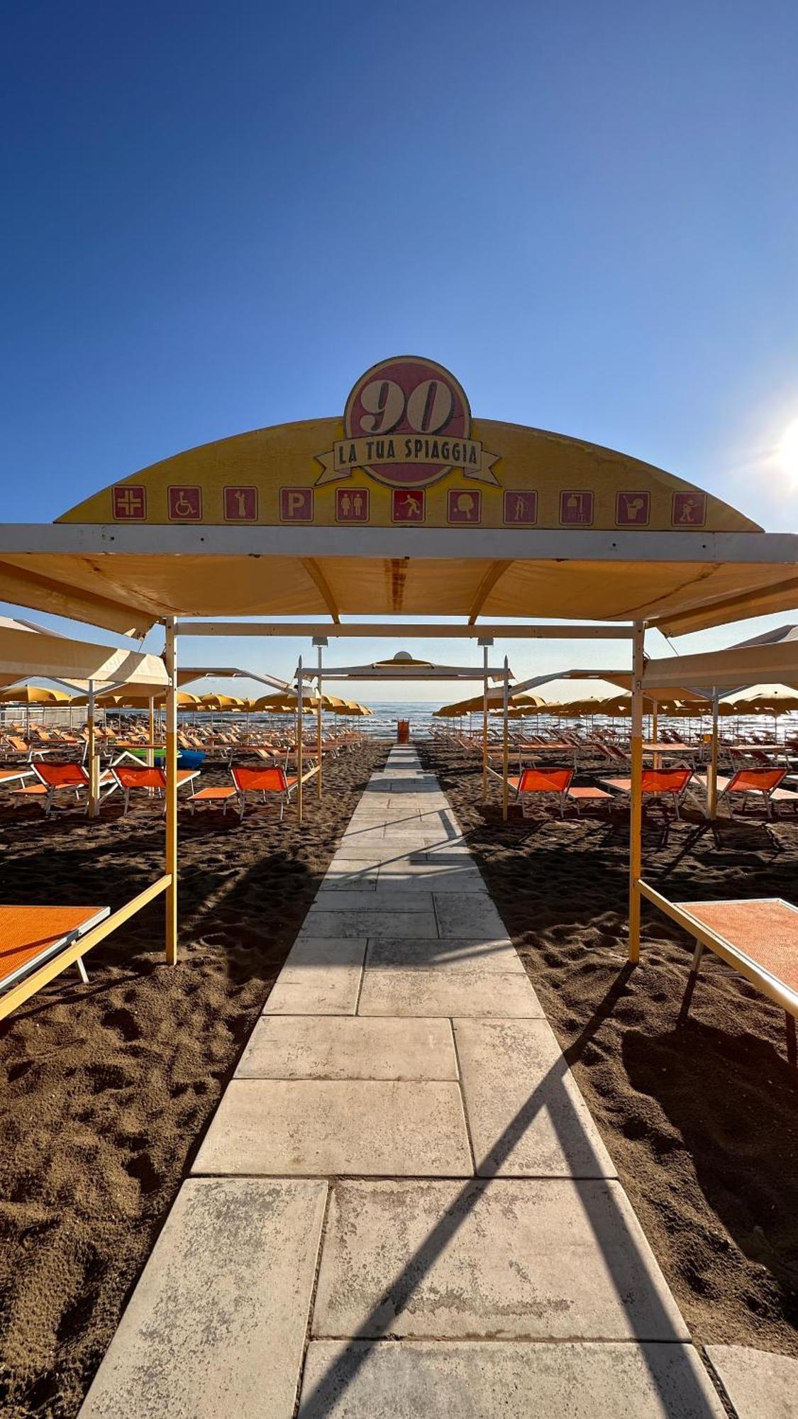 Hotel Mon Cheri Riccione Exterior photo