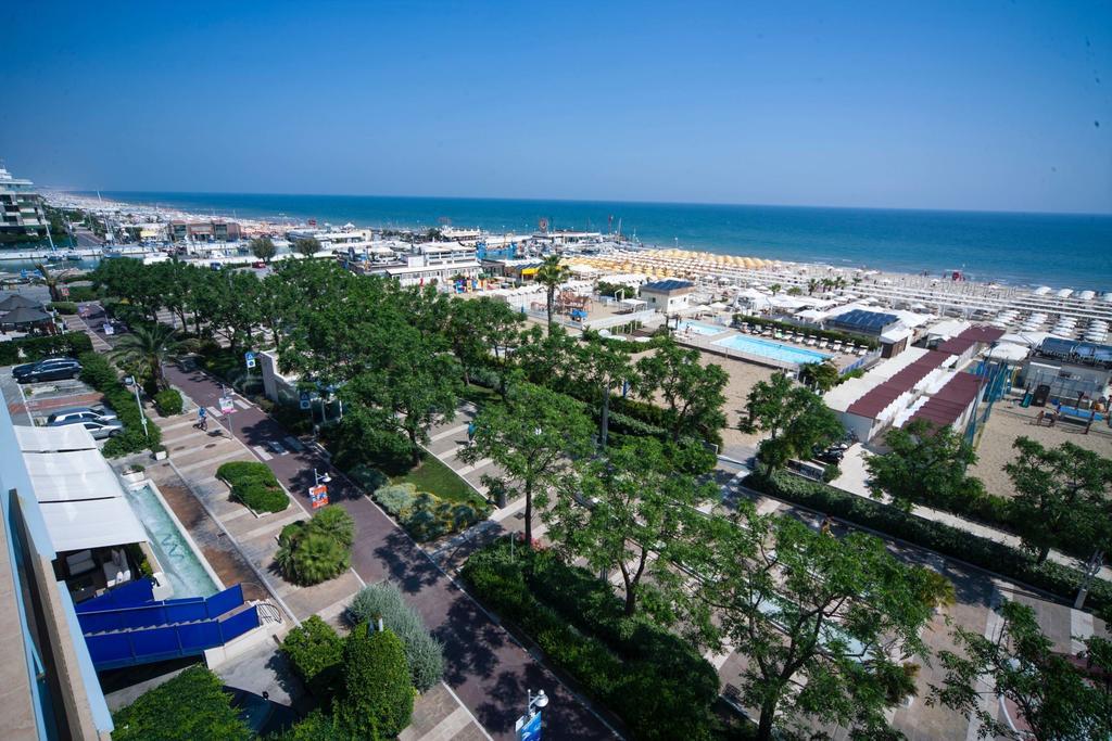 Hotel Mon Cheri Riccione Exterior photo
